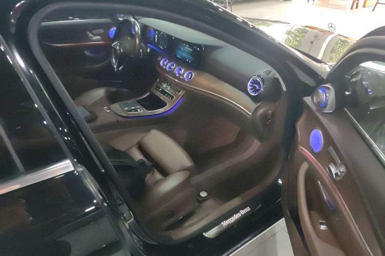 Used Mercedes-Benz E-Class 2022 Second Facelift E 300 L Fashion Edition
