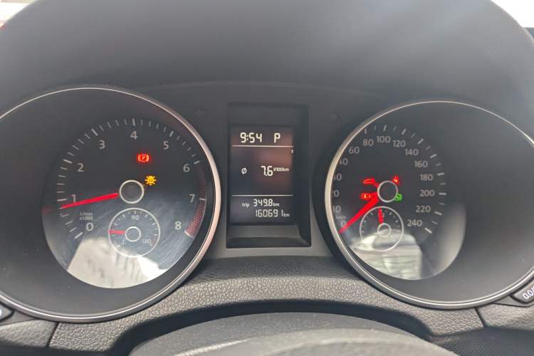 Used Volkswagen Golf 2012 1.6L Automatic Comfort Model Instrument Cluster