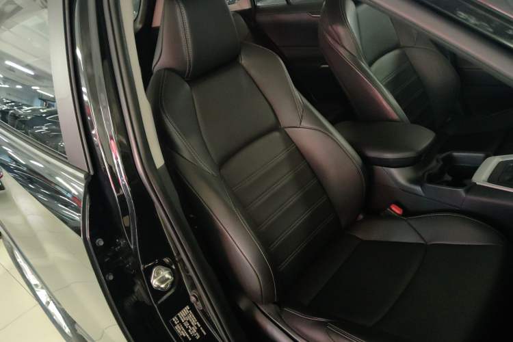 Used Toyota Wildlander 2021 Dual-Motor 2.5L E-CVT Four-Wheel Drive Luxury Edition Right Front Seat