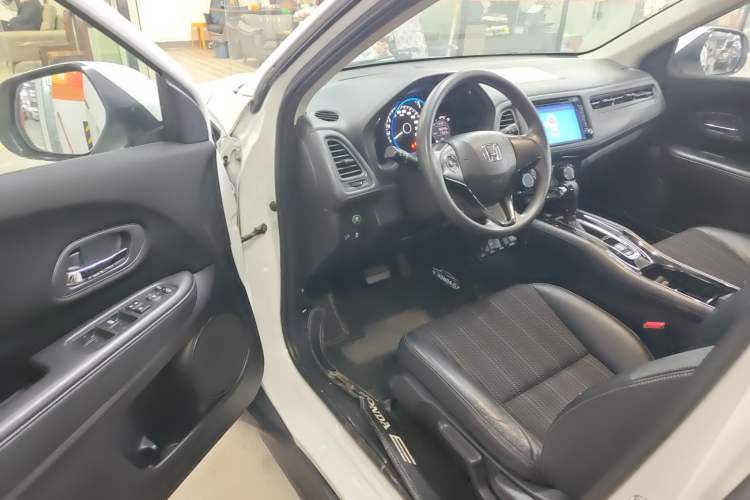 Used Honda Vezel 2016 1.8L CVT Front-Wheel Drive Pioneer Edition Driver Seat