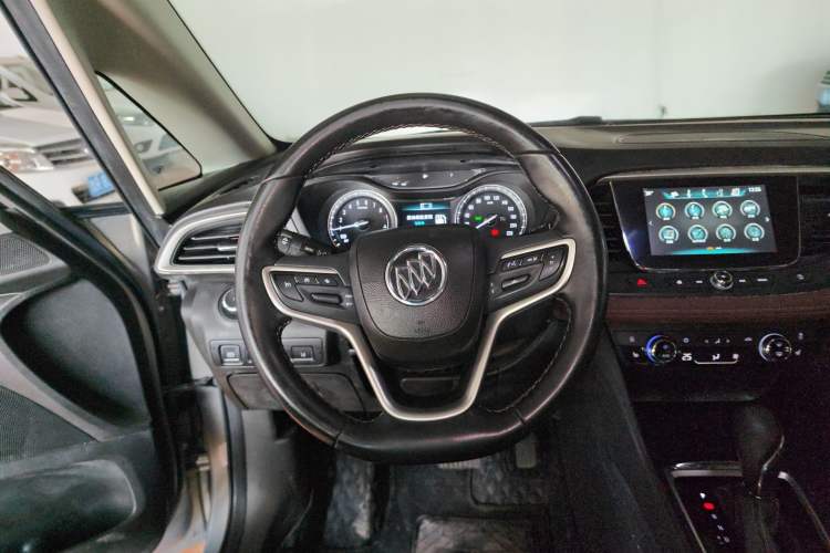 Used Buick GL6 2019 18T 6-Seater Connected Luxury Version China VI Standard Steering Wheel