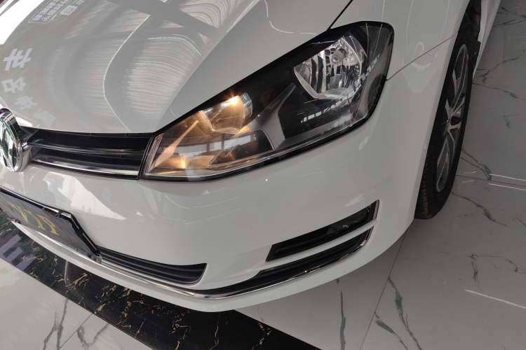 Used Volkswagen Golf 2016 230TSI Automatic Luxury Version
