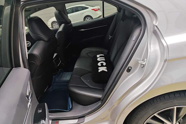 Used Toyota Camry 2021 2.5G Luxury Edition
