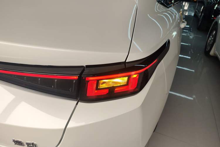 Used CHANGAN Eado 2025 Blue Whale 1.5T 500Bar Prestige Model Right Rear Taillight