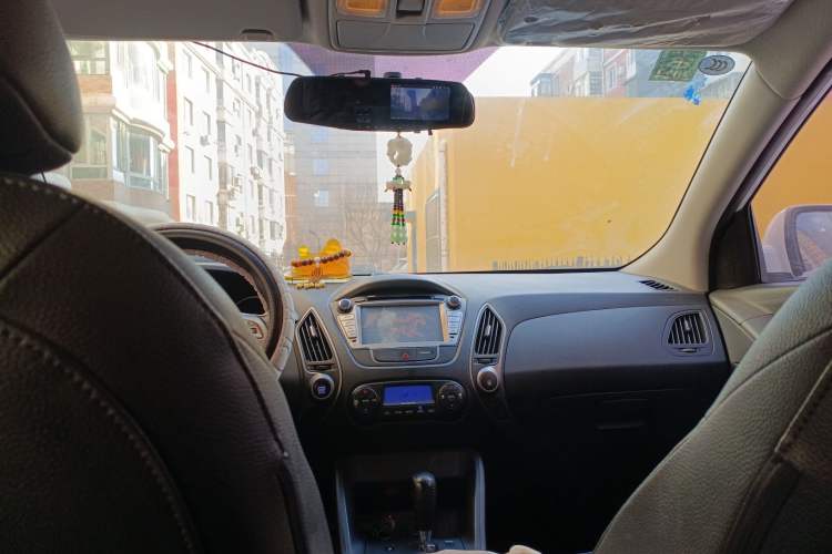 Used Hyundai ix35 2015 2.0L Automatic 2WD Smart Version China V Standard
