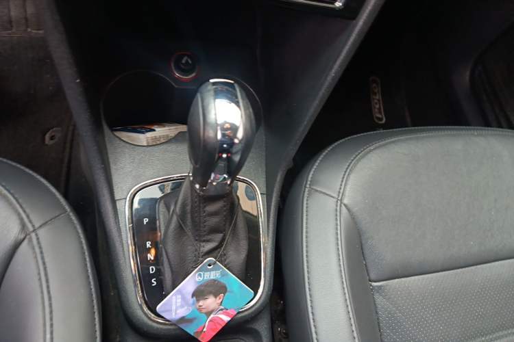 Used Volkswagen Polo 2016 1.6L Automatic Luxury Model Gear Lever