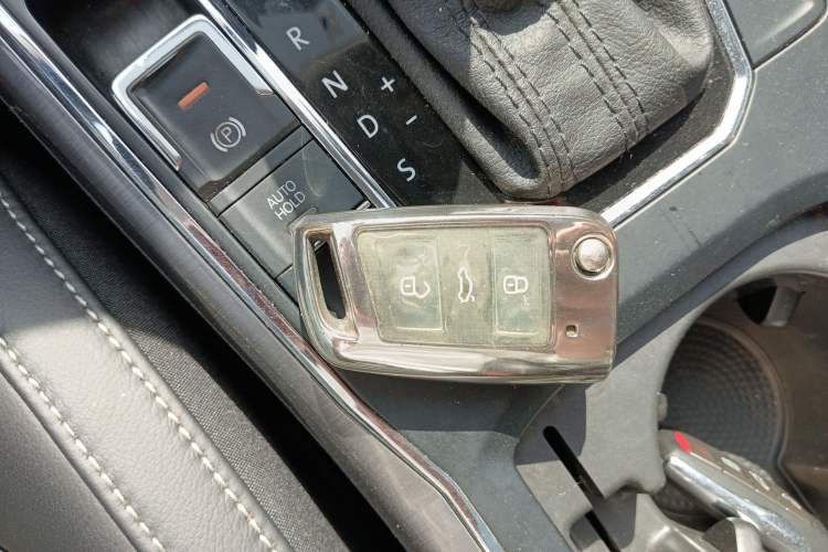 Used Volkswagen Passat 2016 1.8T Government Procurement Version (CEA Engine + 6AT) Vehicle Key