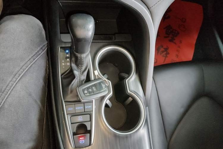 Used Toyota Camry 2021 2.5G Luxury Edition Gear Lever