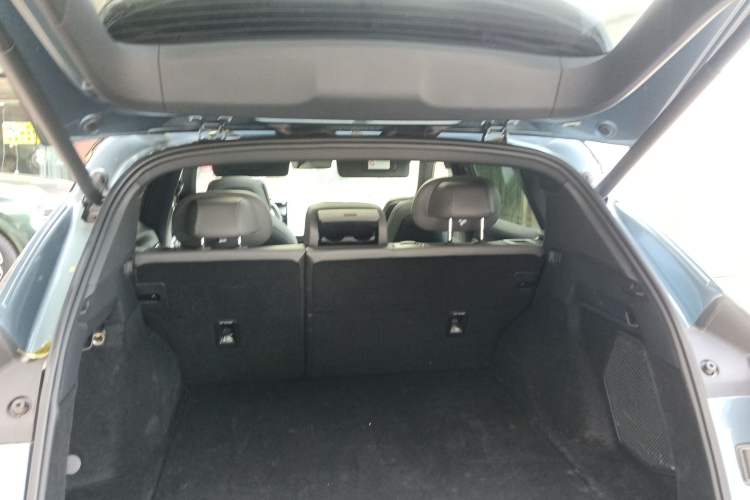 Used Lynk & Co 08 EM-P 2023 220km All-Wheel-Drive Performance Halo
