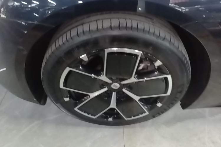 Used Xiaomi Auto SU7 2024 Rear-Drive Long-Range Intelligent Driving Version