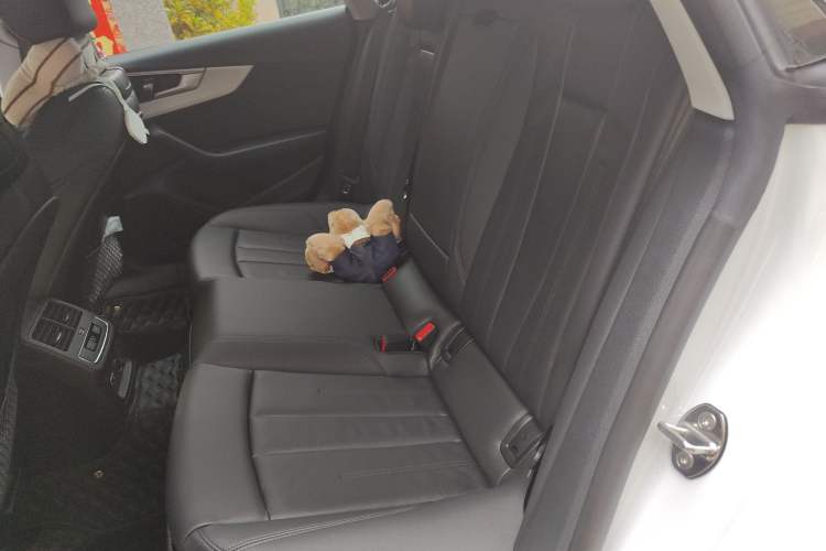 Used Audi A5 2024 Sportback 40 TFSI quattro Luxury Dynamic Model Left Rear Seat