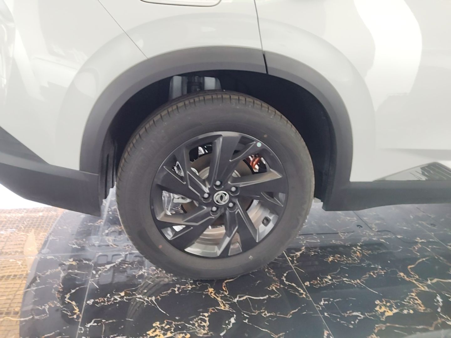 Dongfeng Aeolus SKY EV01 2025 530 km AIR Elite Edition — снимка 11