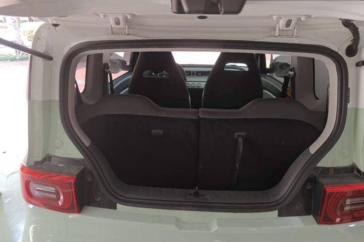 Used Wuling Hongguang MINIEV 2021 Macaron Fashion Model Lithium Iron Phosphate Trunk