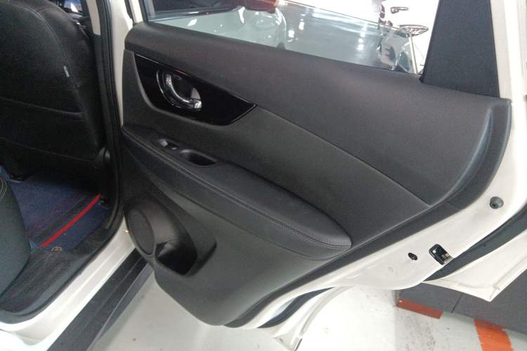 Used Nissan X-Trail 2022 2.0L Two-Wheel Drive Smart Connect & Comfort Edition