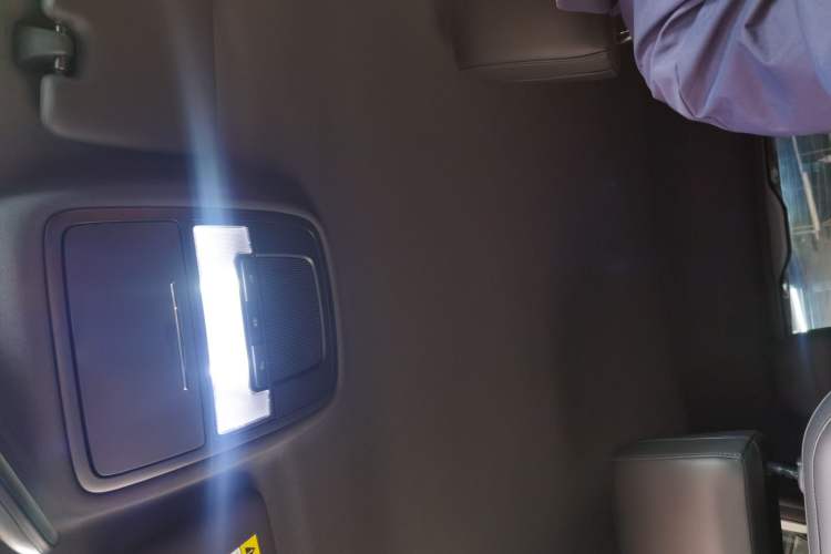 Used MG 4 EV 2022 425 km Luxury Edition Headliner