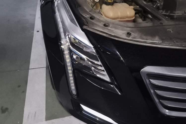 Used Cadillac CT6 PLUG-IN 2017 30E Elite Version Right Front Headlight