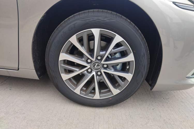 Used Lexus ES 2025 200 Premium Edition
