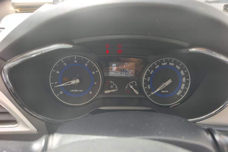 Used CHANGAN Alsvin V7 2016 1.6L Manual LeShang Model China V Standard Odometer Close Up