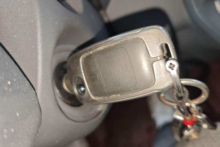 Used Wuling Yangguang 2024 300km Comfort Version with Sealed Windows 60kW
