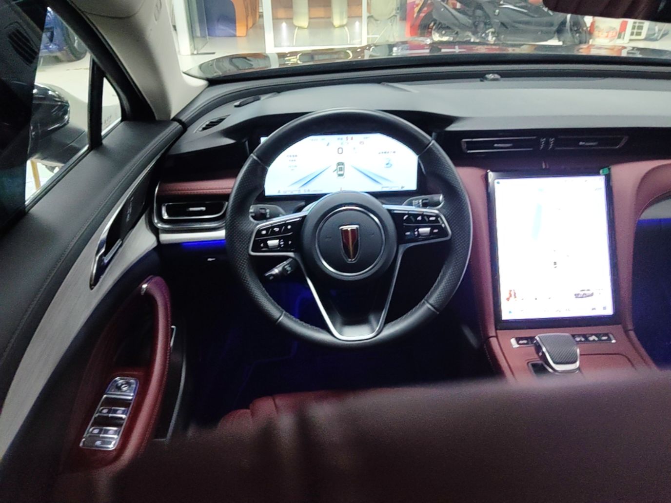 Hongqi H5 2025 2.0T Automatic Flag Edition – 500 000 Units Commemorative Version — снимка 13