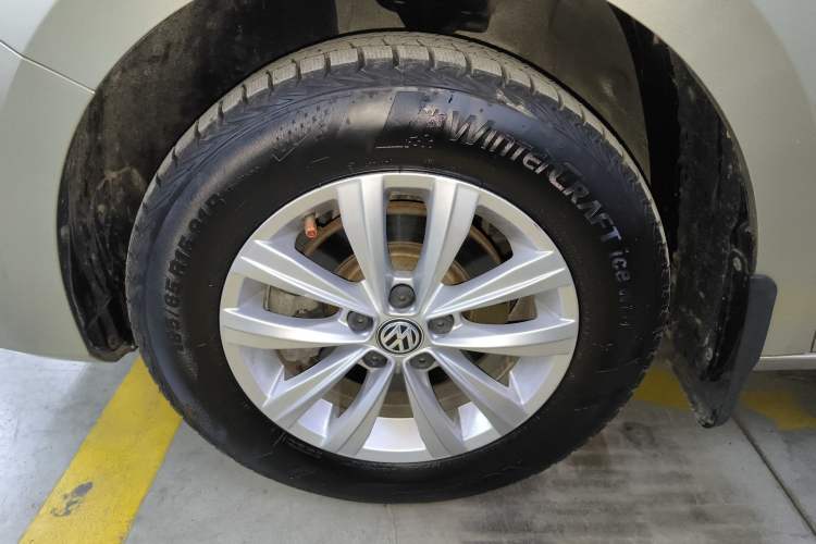 Used Volkswagen Bora 2018 1.5L Automatic Fashion Model Left Front Wheel Hub