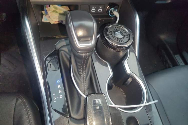 Used Toyota Crown Kluger 2023 2.5L HEV Four-Wheel Drive Luxury Edition Gear Lever