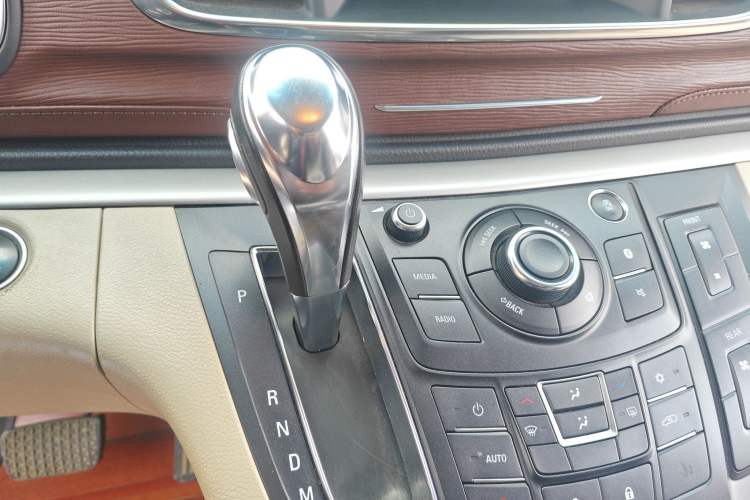 Used Buick GL8 2018 28T Luxury Model China VI Standard