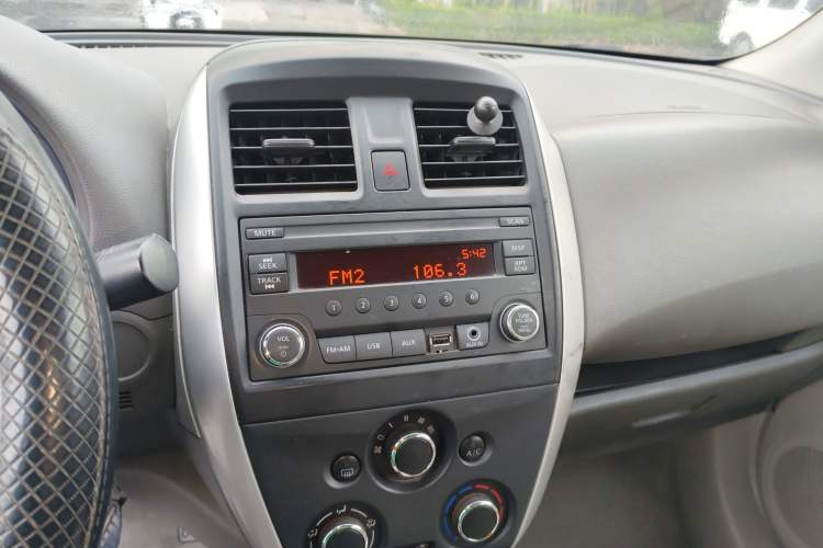 Used Nissan Sunny 2015 1.5XE Manual Comfort Edition