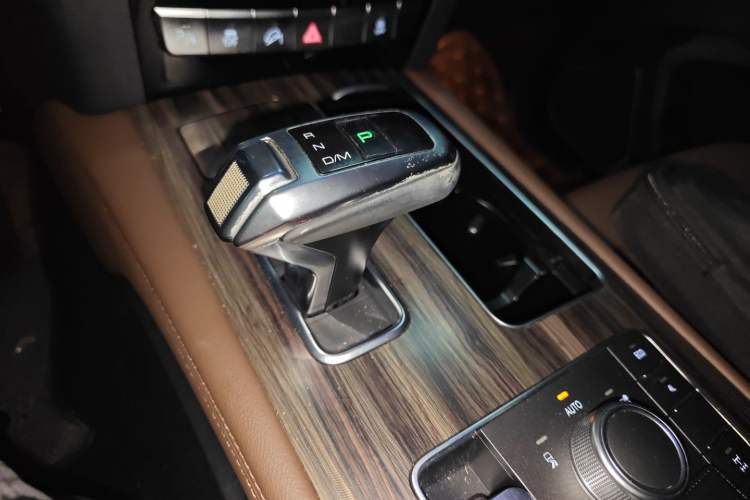 Used Haval H9 2017 2.0T Gasoline 4x4 Luxury 7-Seater