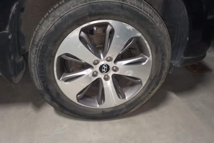 Used Hyundai Santa Fe Classic 2012 2.4 Comfort Edition 7-Seater Four-Wheel Drive
