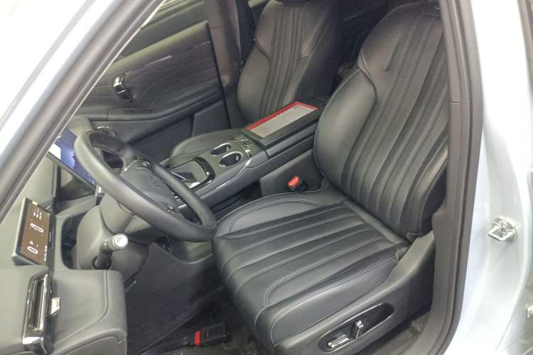 Used AION V 2024 Aion Tyrannosaurus 650 Smart Premium Edition