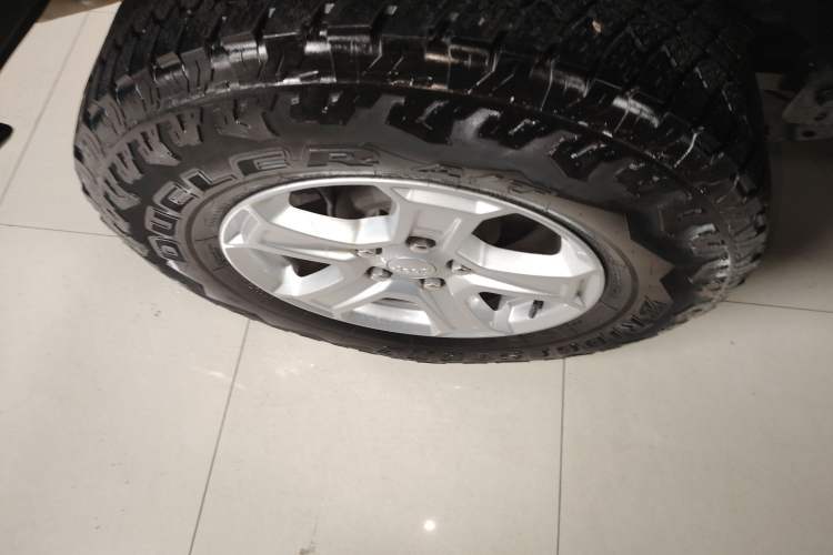 Used Jeep Wrangler 2019 2.0T Sahara Four-Door Version China VI Emission Standard