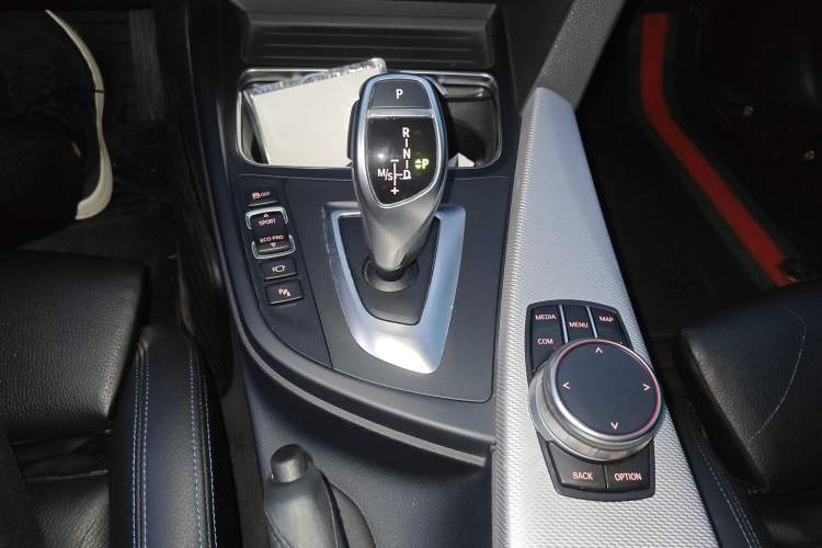 Used BMW 4 Series 2019 430i Convertible M Sport Night Edition Gear Lever