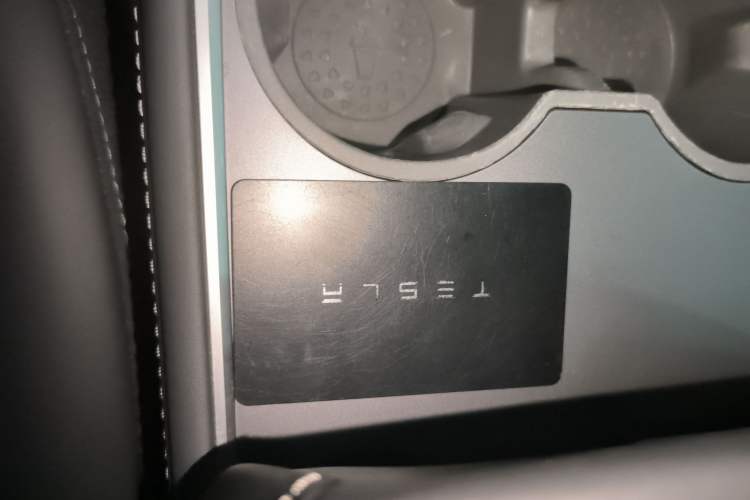 Used Tesla Model Y 2022 Long-Range All-Wheel-Drive Version
