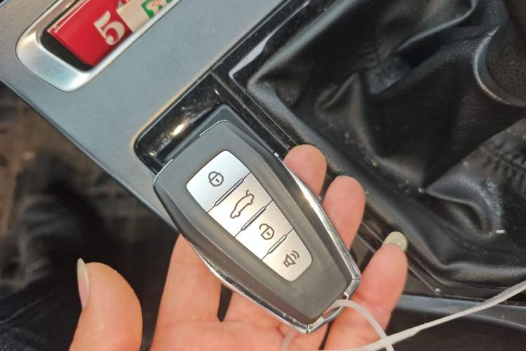 Used Geely Auto Emgrand 2019 Leading Edition 1.5L Manual Upward Asian Games Edition China VI