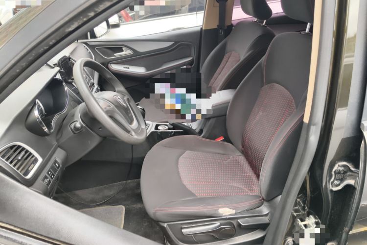 Used Baojun 560 2015 1.8L manual Comfort trim level
