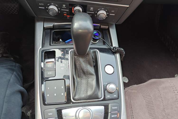 Used Audi A6L 2018 30th Anniversary Edition 35 TFSI Fashion Model
