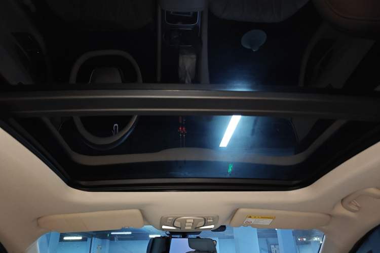 Used Roewe D7 2023 DMH 125km Excellence Edition Headliner