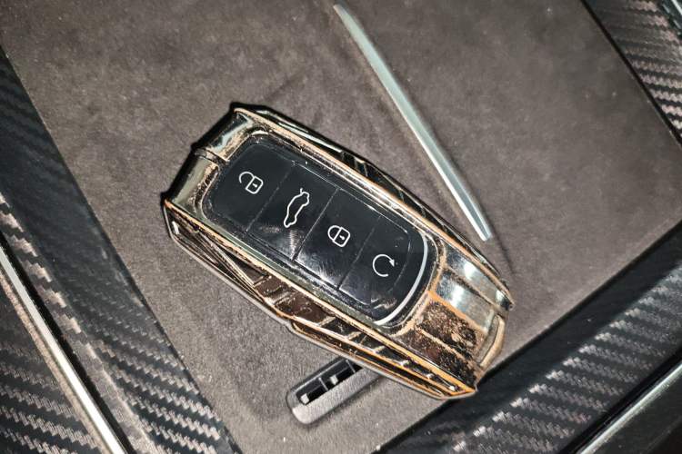 Used Chery Tiggo 9 2023 2.0T Automatic Two-Wheel Drive Prestige Edition 5 Seats Vehicle Key