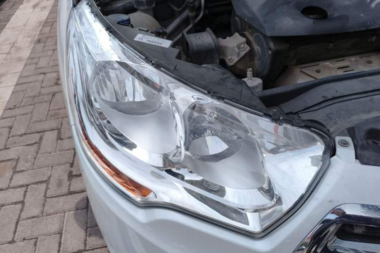 Used Citroen C4L 2013 1.8L Automatic Jingzhi Edition Right Front Headlight