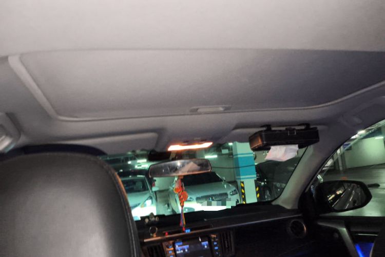 Used Toyota RAV4 2016 2.0L CVT Two-Wheel Drive Fashion Edition China V Standard