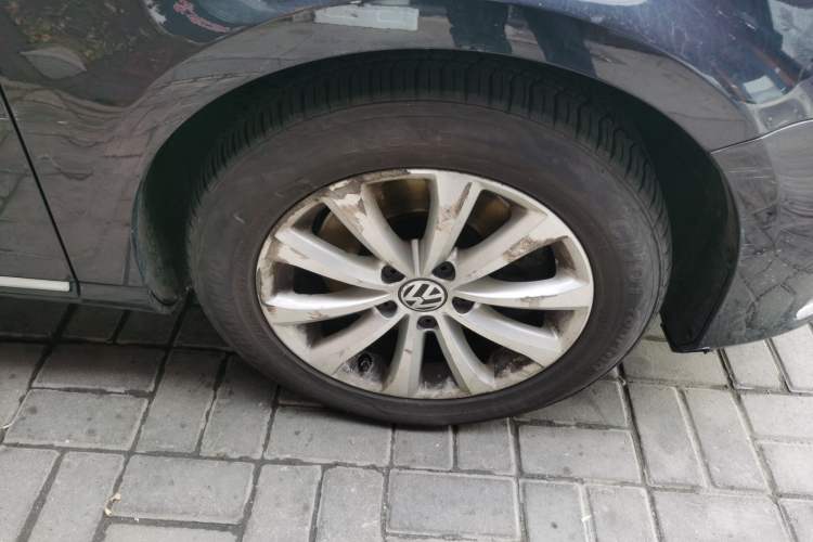 Used Volkswagen Magotan 2016 1.8TSI Smart Comfort Model Right Front Wheel Hub