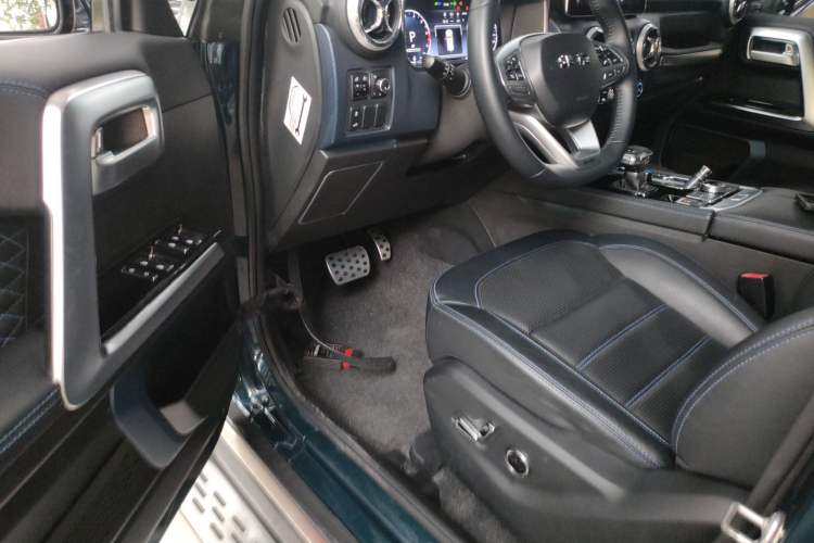 Used BAIC Off-Road BJ40 2020 2.0T Automatic Four-Wheel Drive Urban Hunter Edition Chivalrous Type
