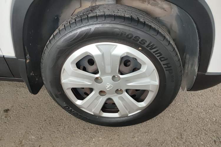 Used Baojun 510 2017 1.5L manual Comfort trim Right Front Wheel Hub