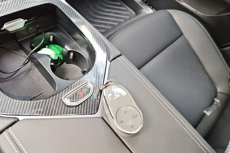 Used NETA S 2024 Pure Electric 520km Rear-Drive AR-HUD Version
