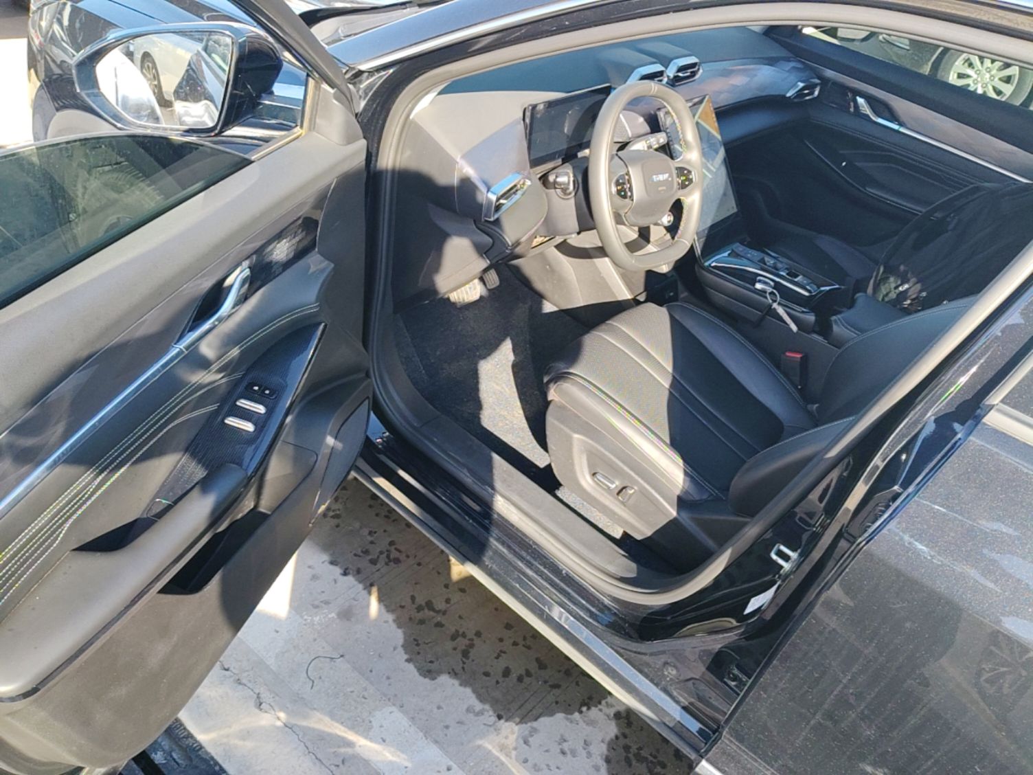 Dongfeng Aeolus Mage 2023 DH-i 1.5T Luxury Edition — снимка 18
