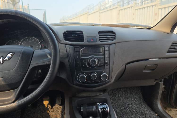 Used Wuling Hongguang 2014 1.5L Base Version
