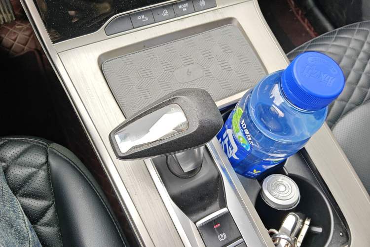 Used EXEED Lingyun 2021 400T Two-Wheel Drive StarRui PRO Edition Gear Lever