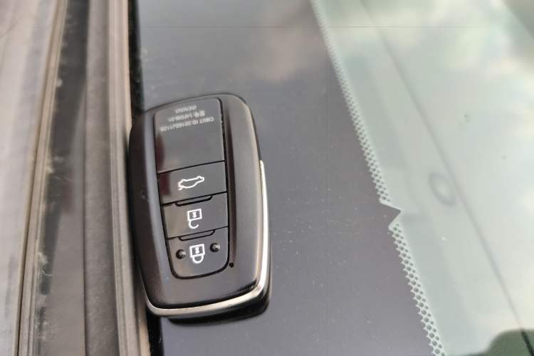 Used Toyota Camry 2021 2.0G Luxury Edition
