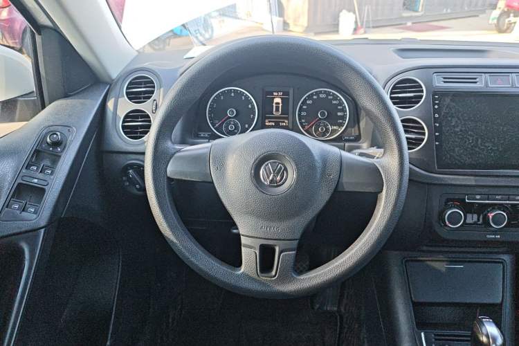 Used Volkswagen Tiguan 2016 280TSI Automatic Two-Wheel-Drive Silk Road Style Edition